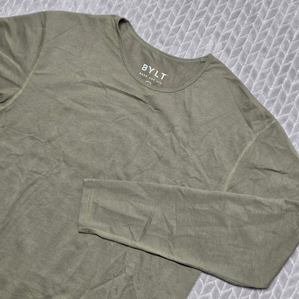 BYLT Basics Drop Cut Long Sleeve Shirt Mens Medium Olive Green Curved Hem Tee